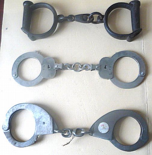 Ratchet Handcuffs