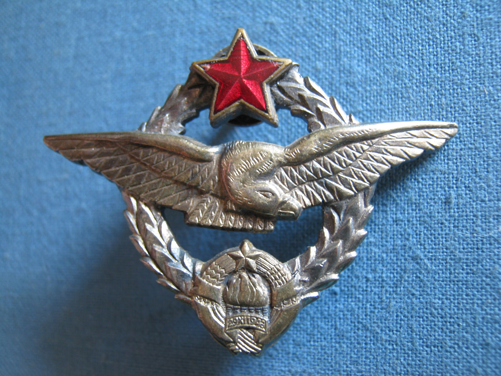 Pilots' Wings of the Yugoslav Air Force - Close-up