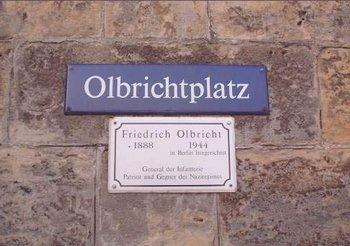olbrichtplatz_sign___plaque.jpg