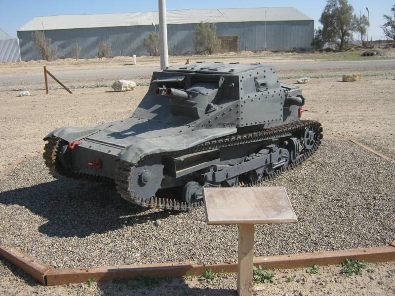 Italian Army L3/35 tankette Tiny Tank in Tikrit, Iraq 2011 - Page 2 ...