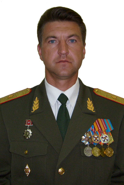 Начальник ленинградского военного округа. Швецов генерал-лейтенант.