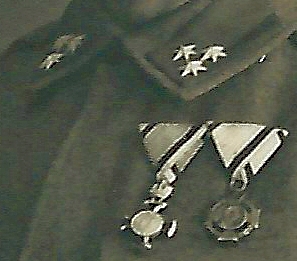 Zugsführer_medals_right_detail.jpg
