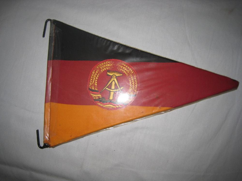 DDR_Staff_Car_Flag_1.thumb.JPG.c071fa49c