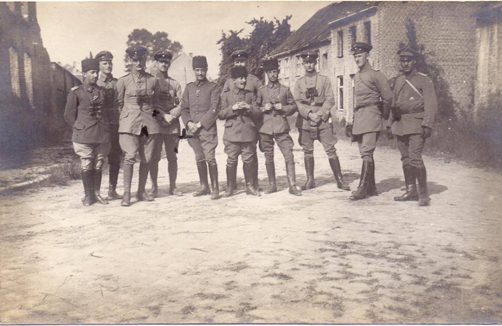 unbekannt (deutsche und türkische Offiziere, Flandern, Sommer 1916).jpg