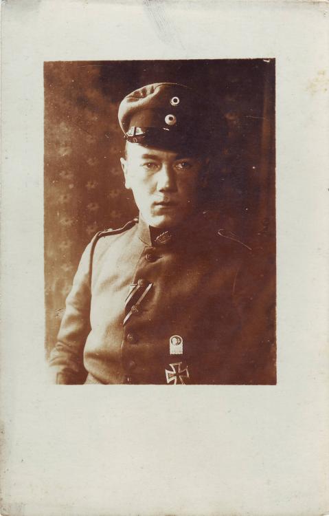 Musketier (Verbandsabzeichen,11.Armee, b.8.Res.Div., EK1).JPG