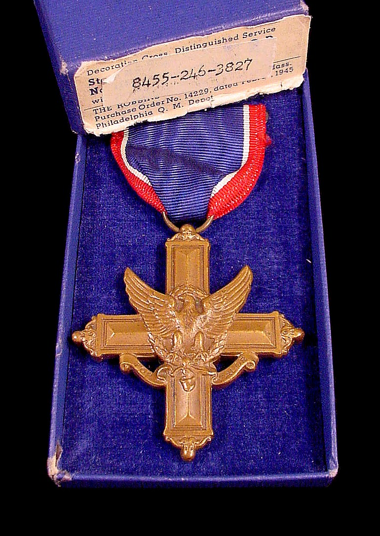 Cross service. Крест США. Американская награда крест. Медаль морской крест США. Золотой крест Америка.