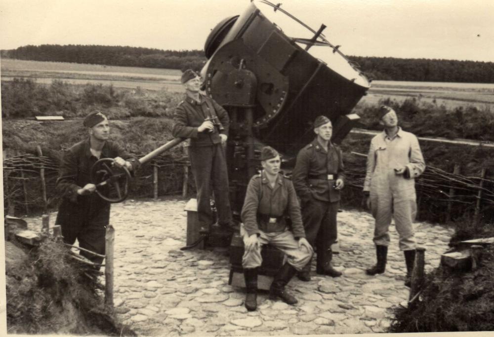 Lw-Flak - 029b - 150 cm Scheinwerfer.jpg