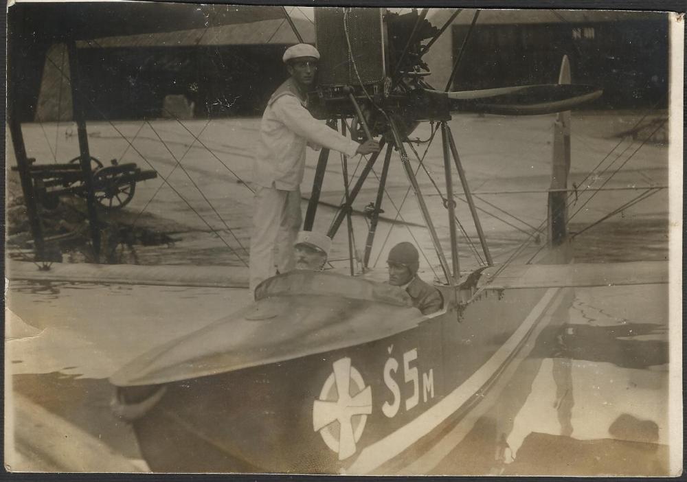 Ikarus hidroavion simika kumbor 1925.jpg