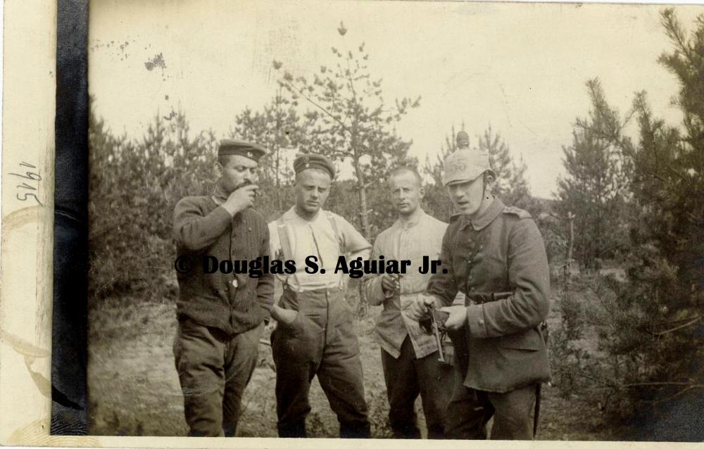 Artillery Luger - 1915 front.jpg