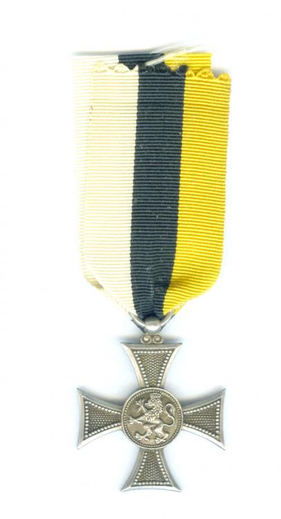 Bulgaria 10yr Military LS Medal (30GBP) R.jpg