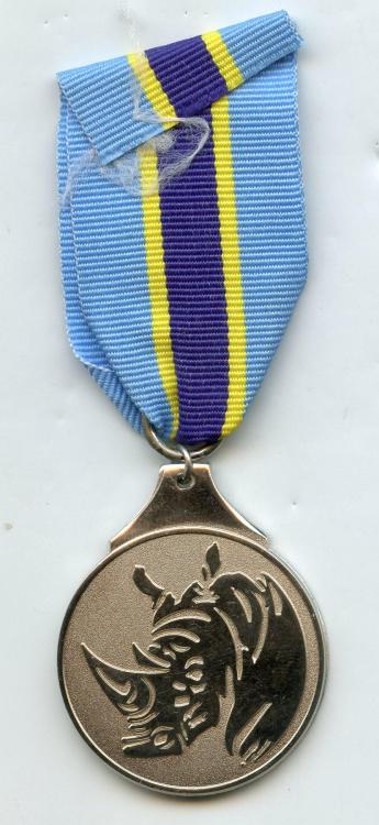Mozambique Medal Condiçao Militar with INCORRECT UN ribbon reverse.jpg