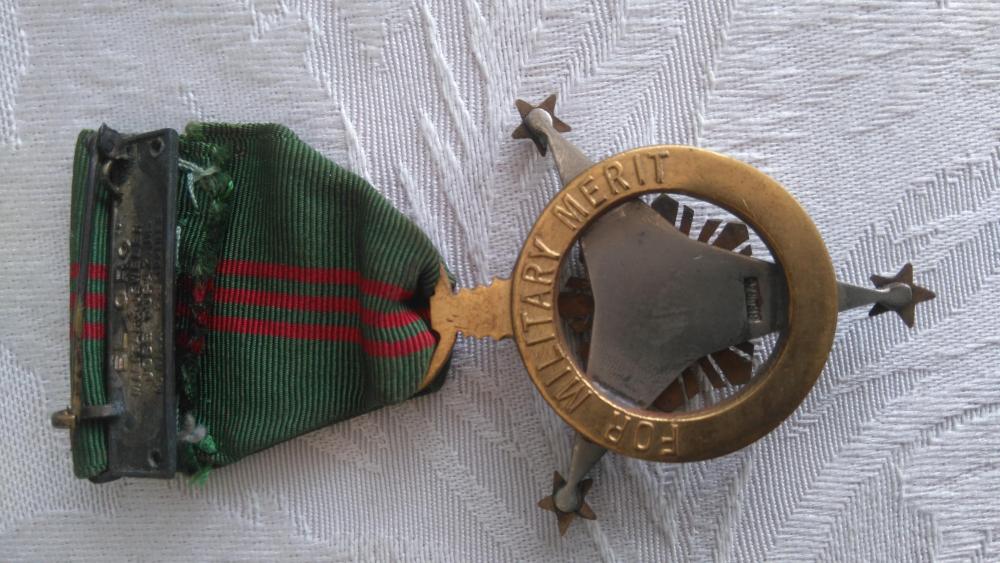 Philippines-Military_Merit_Medal(2)-R.JPG