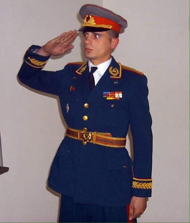 Albanian military uniforms - Southern European & Balkan States ...