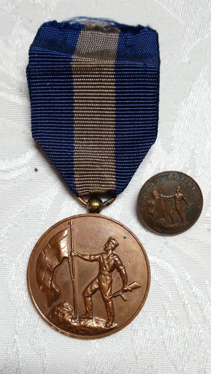 Greece-The Medal of National Resistance 1941-45 & Badge-O.JPG