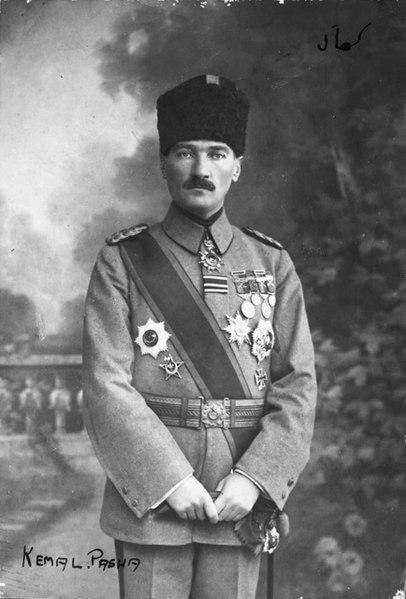 Kemal_Paşa_(c._1918).jpg