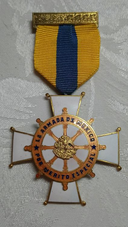 Mexico-The Navy Cross for Special Merit-O-D250.JPG