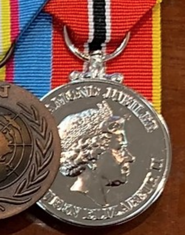 Papua New Guinea Queen Elizabeth II Diamond Jubilee Medal said to be a replica.png