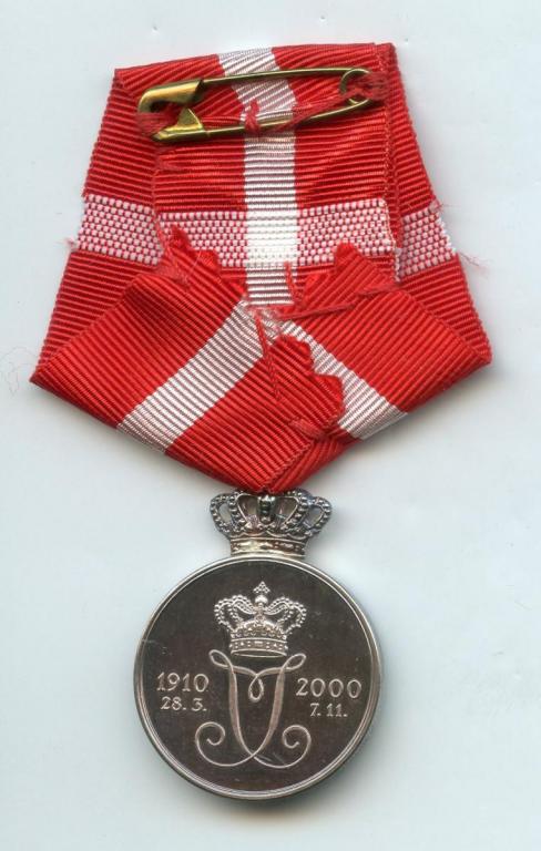 Denmark Queen Ingrid Memorial Medal 2001 reverse.jpg