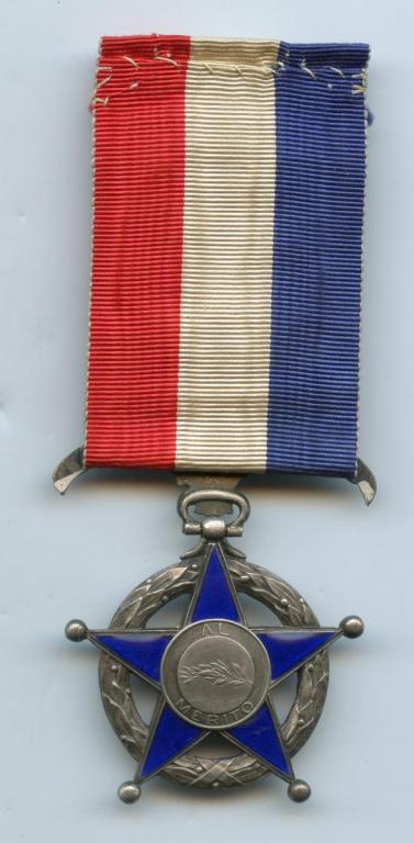 Chile Order of Merit 2nd Type Officer reverse.jpg