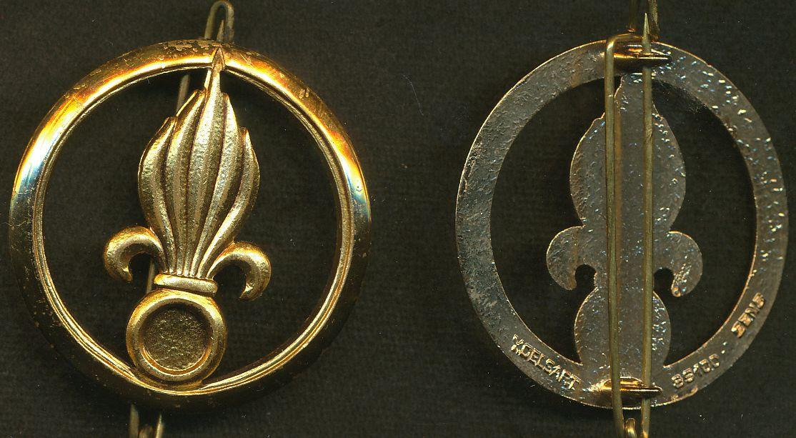 A3-082 Frankreich Fremden Legion Barettabzeichen Insignia for beret silver