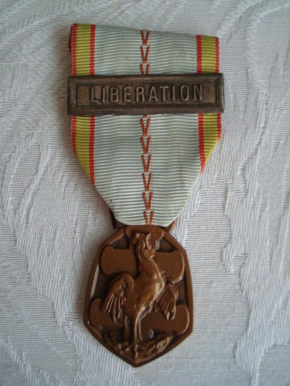 France-1939-1945 Commemorative War Medal-Liberation clasp-O.JPG