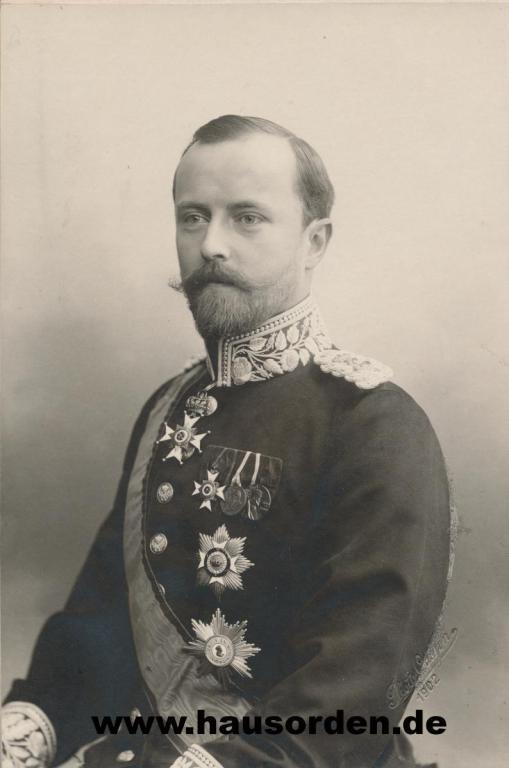 Lippe-Leopold IV Hausuniform-1899.jpg