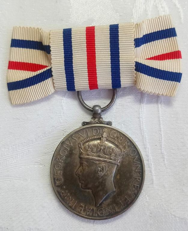 UK-King's Medal for Service in the Cause of Freedom-Female-O-P395.JPG