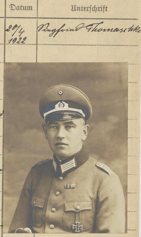 746727598_ThomaschkiSiegfried1922.thumb.jpg.09e839978dd4771a5ed0a61053e5c7d3.jpg