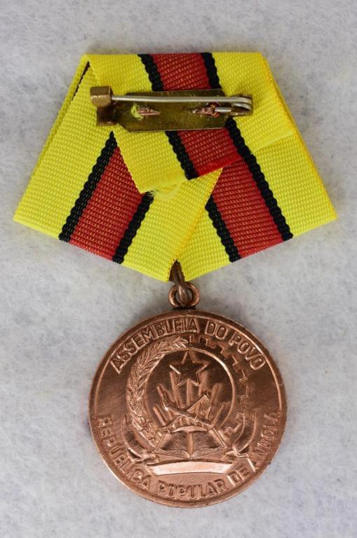 Medaille für Verdienste bei der Verteidigung des Vaterlandes, 3-Kl, RVS, RS.JPG