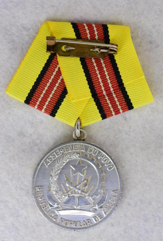 Medaille für Verdienste bei der Verteidigung des Vaterlandes, 2-Kl, RVS, RS.JPG