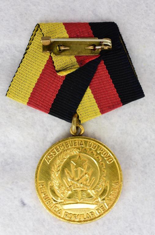 Medaille für Verdienste bei der Verteidigung des Vaterlandes, 1-Kl, RVS, RS.JPG
