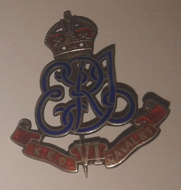 WW1 1915 King Edward's Own 6th Cavarly Officers Cap Badge Full Dress.jpg