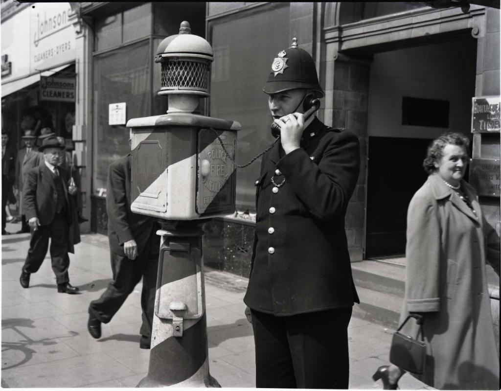 Neg 16 162 Policeman and phone pillar 1953.jpg