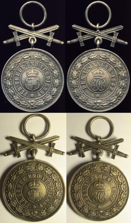 Hohenzollern Hausorden Verdienstmedaille in Silber mit Schwertern F.jpg