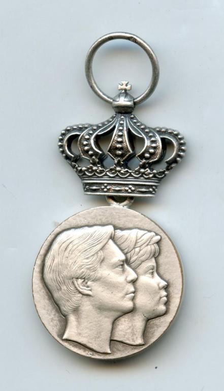 Luxembourg Medaille Avenement Grand duc Henry & Maria Theresa en 2000 Possible Not Approved Medal obverse.jpg