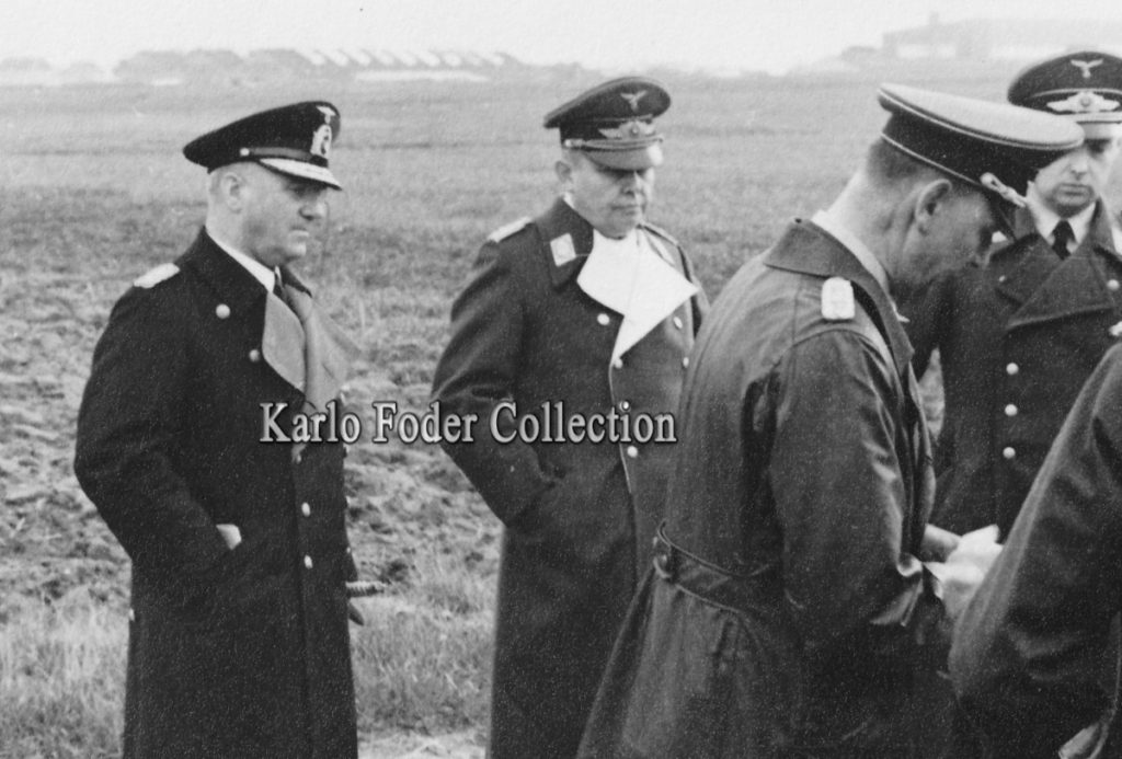 Walter Gladisch and General der Flieger Dr.phil. Friedrich von Cochenhausen.png