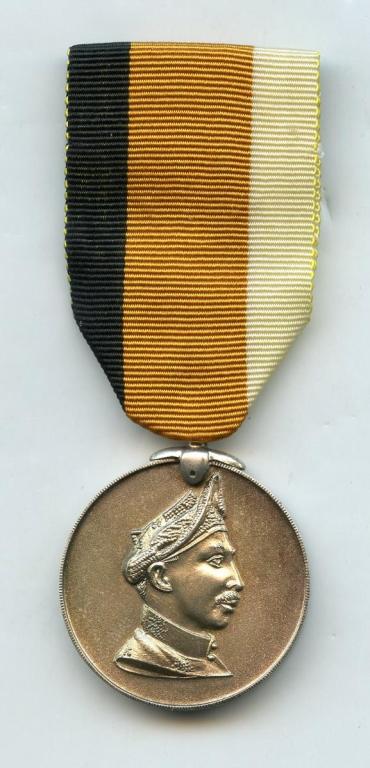 Brunei Medal coronation Sultan Omar Ali 1951 obverse.jpg