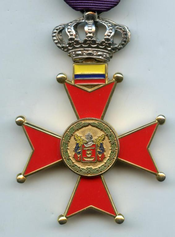 Colombia Medal Fe en la Causa General Command Armed Forces obverse close up.jpg