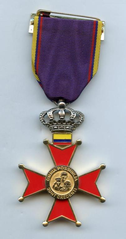 Colombia Medal Fe en la Causa General Command Armed Forces reverse052.jpg