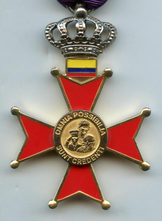 Colombia Medal Fe en la Causa General Command Armed Forces reverse close up.jpg