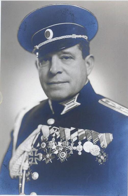 Снимка на подполковник Боян Тодоров Станчев  като командир на 7-а трудова дружина-1.jpg