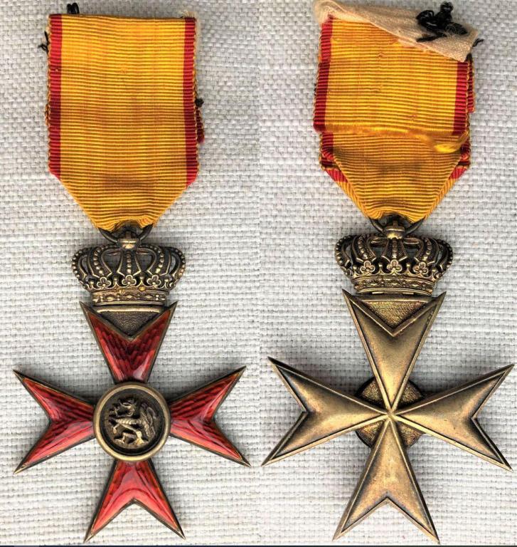 Order of Griffon w crown.JPG