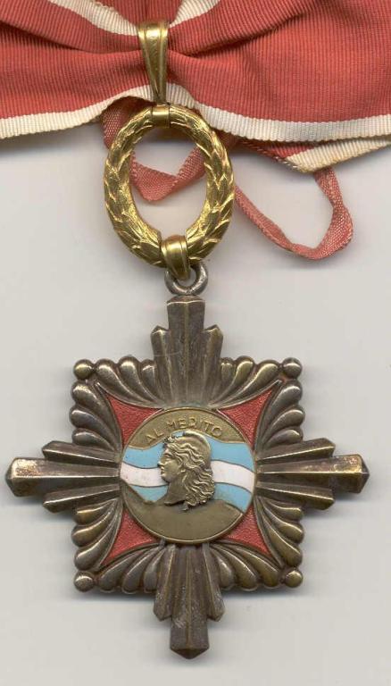 Argentina Order of Merit 1957 modified center obverse close-up.jpg