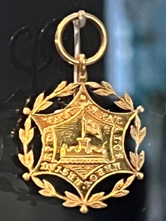 Chile Medal Conquest Valdivia 1820 en oro Admiral Cochrane obverse.JPG