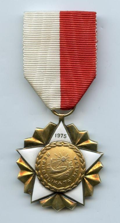 Malta Republic Medal of the Republic 1st Type (1975-87) obverse.jpg