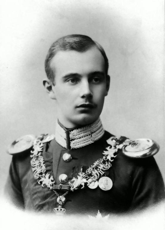 Großherzog Friedrich Franz IV von Mecklenburg-Schwerin in 1904.jpg