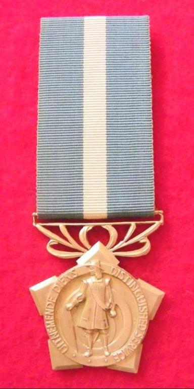 Van Riebeeck Medal (VRM) (Royal Cypher Erased) (1).JPG