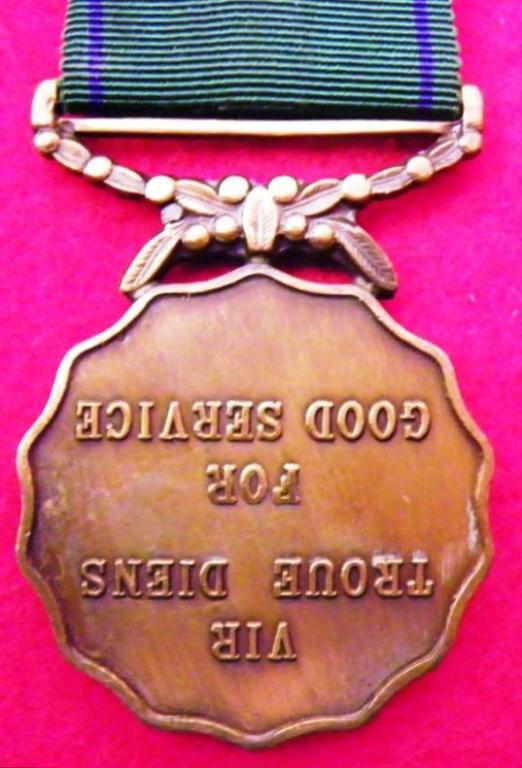 10 Jaar Medalje (Ou CF) (Medalje is Onderste bo) (Dubbel Suspender) (3).JPG