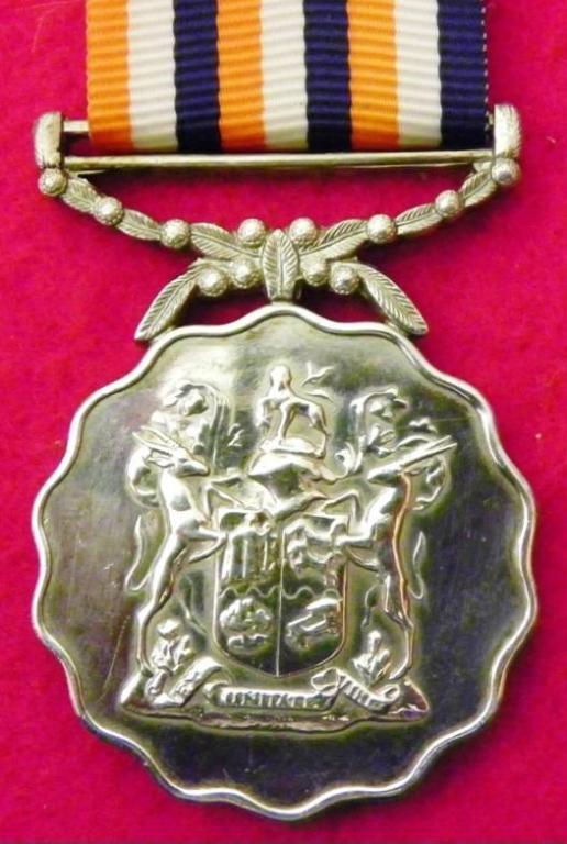18 Jaar Medalje 1961 (Skrif Agterop Verskil) (Blink) (2).JPG