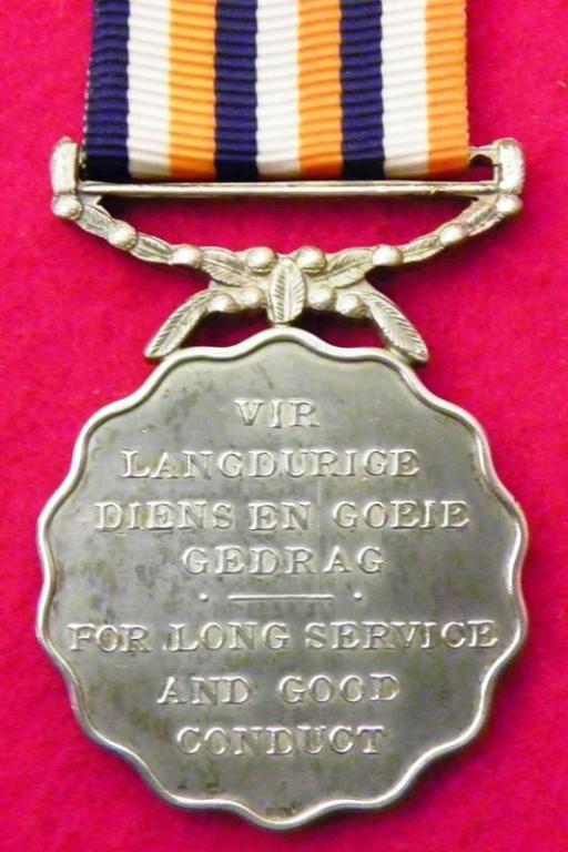 18 Jaar Medalje 1961 (Skrif Agterop Verskil) (Blink) (3).JPG
